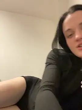 Snapshot of LeonieClaire chatting on 02-10-26, 10:03 LeonieClaire online show from 02-10-26, 10:03