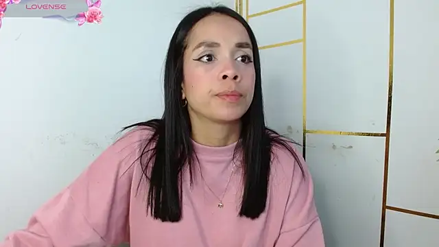 Snapshot of paula_lopez__ chatting on 02-14-26, 01:30 paula lopez online show from 02-14-26, 01:30