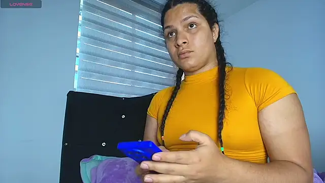 Snapshot of alys_love chatting on 02-13-26, 08:05 alys love online show from 02-13-26, 08:05