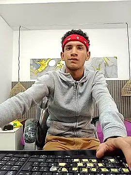 Snapshot of JDWhite18 chatting on 02-15-26, 04:31 JDWhite18 online show from 02-15-26, 04:31