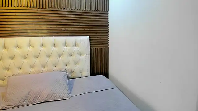 Snapshot of shaden_ chatting on 05-05-26, 07:55 shaden online show from 05-05-26, 07:55