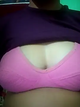 Snapshot of Meena_sakshi chatting on 02-26-26, 10:31 Meena sakshi online show from 02-26-26, 10:31