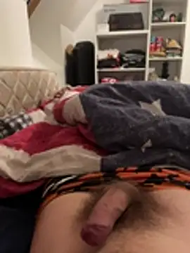 Snapshot of Enzo_2763 chatting on 02-02-26, 05:39 Enzo 2763 online show from 02-02-26, 05:39