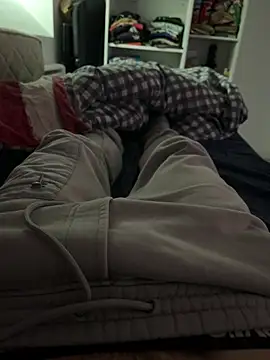 Snapshot of Enzo_2763 chatting on 02-13-26, 11:28 Enzo 2763 online show from 02-13-26, 11:28