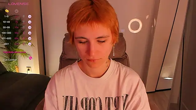 Snapshot of AutumnWhisper chatting on 02-12-26, 08:59 AutumnWhisper online show from 02-12-26, 08:59