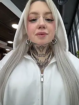 Snapshot of Chiibi chatting on 02-09-26, 09:57 Chiibi online show from 02-09-26, 09:57