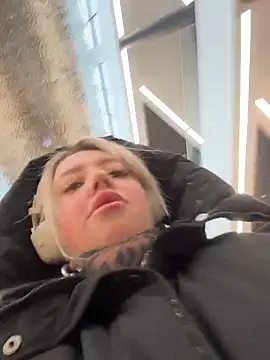 Snapshot of Chiibi chatting on 02-20-26, 09:21 Chiibi online show from 02-20-26, 09:21