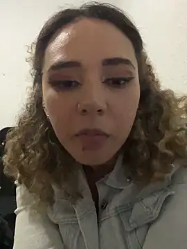 Snapshot of Isabelle_Sara chatting on 02-04-26, 03:23 Isabelle Sara online show from 02-04-26, 03:23