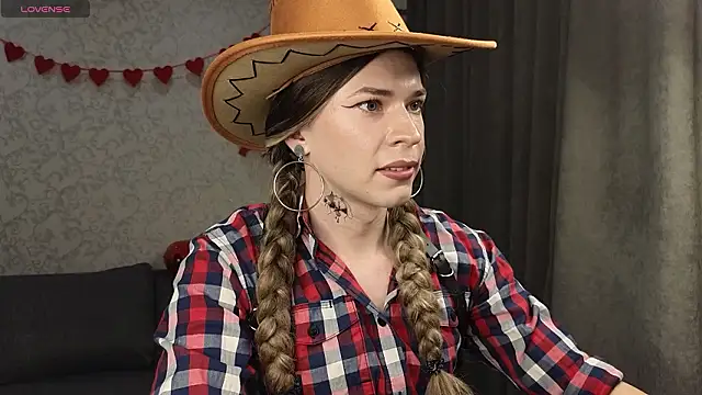 Snapshot of Anna_inHear chatting on 02-16-26, 04:36 Anna inHear online show from 02-16-26, 04:36