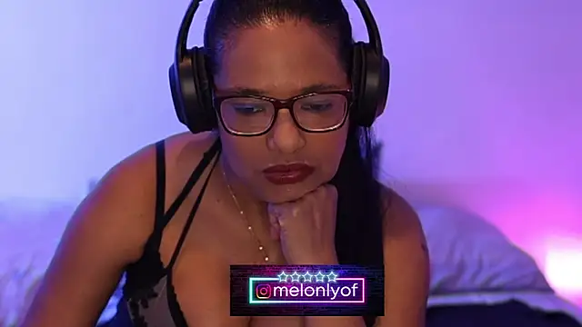 Snapshot of MelOnlyOf chatting on 03-02-26, 11:00 MelOnlyOf online show from 03-02-26, 11:00