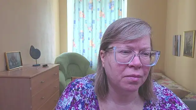 Snapshot of Emma_Eclipsee chatting on 02-10-26, 07:34 Emma Eclipsee online show from 02-10-26, 07:34