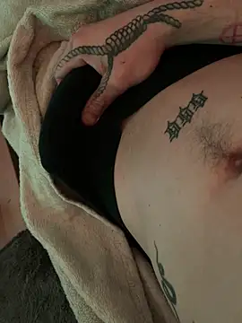 Snapshot of Piratee666 chatting on 02-05-26, 02:38 Piratee666 online show from 02-05-26, 02:38