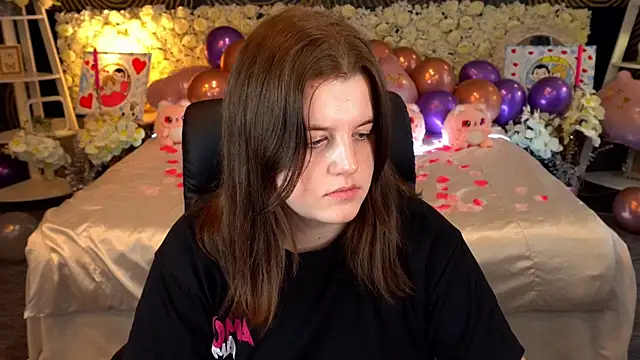 Snapshot of KristiFoxy chatting on 02-21-26, 02:07 KristiFoxy online show from 02-21-26, 02:07