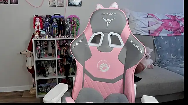 MollysLand online show from 03-26-26, 09:04