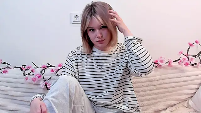 Snapshot of JonnaWalby chatting on 02-10-26, 05:50 JonnaWalby online show from 02-10-26, 05:50