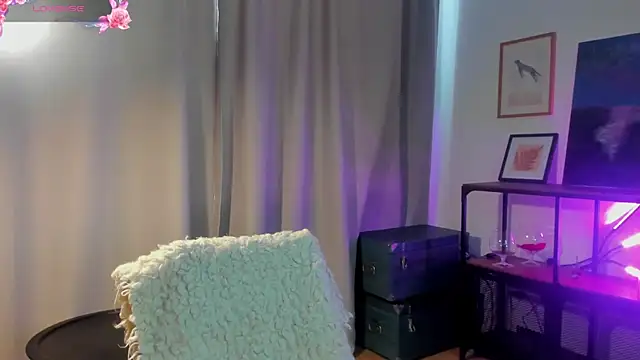 Snapshot of SimonaKaroly chatting on 02-07-26, 08:29 SimonaKaroly online show from 02-07-26, 08:29