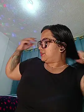 Snapshot of LuanaLeon chatting on 02-20-26, 03:25 LuanaLeon online show from 02-20-26, 03:25