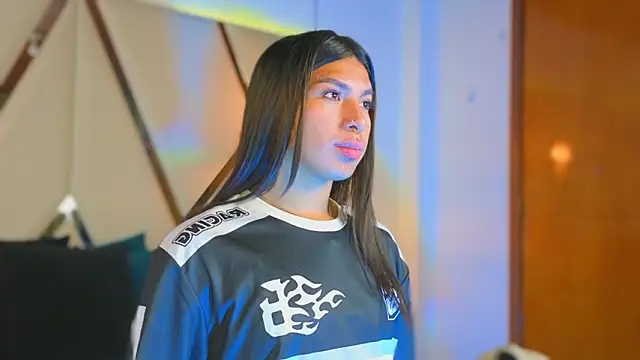 Snapshot of MeelFox chatting on 02-14-26, 12:57 MeelFox online show from 02-14-26, 12:57