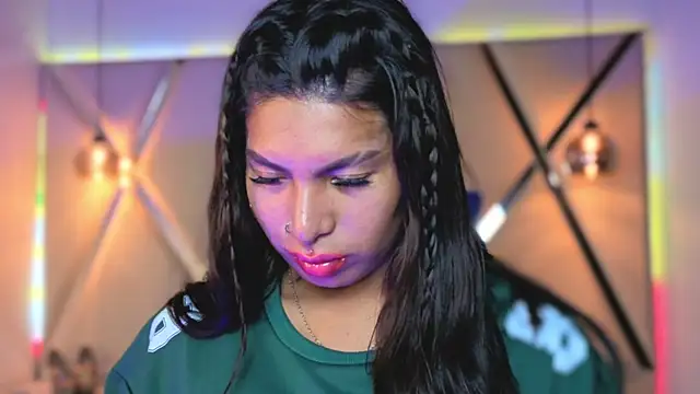 Snapshot of MeelFox chatting on 02-20-26, 01:11 MeelFox online show from 02-20-26, 01:11