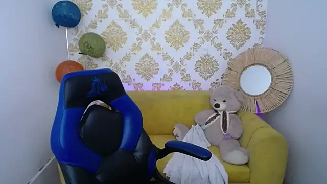 Snapshot of ALISS_M_ chatting on 02-14-26, 09:11 ALISS M online show from 02-14-26, 09:11