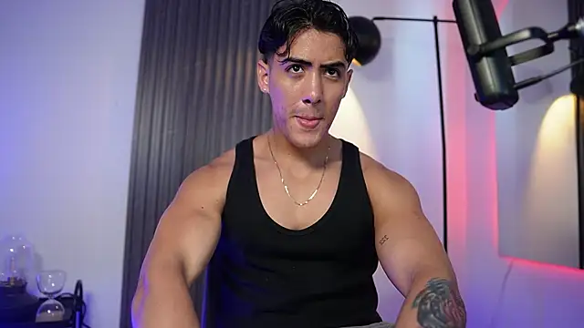 TaylerCross  online show from 02-07-26, 07:06