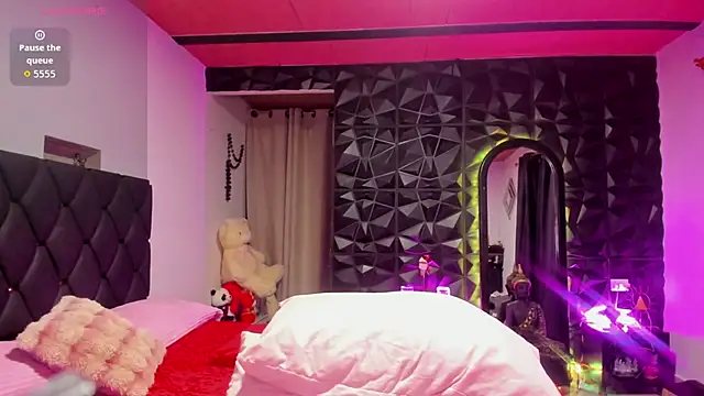 Snapshot of LINDA_BLER chatting on 02-06-26, 01:32 LINDA BLER online show from 02-06-26, 01:32