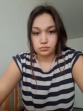 Snapshot of RoxyWeb18 chatting on 02-13-26, 10:44 RoxyWeb18 online show from 02-13-26, 10:44