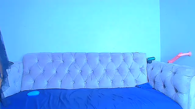 CreamyCurves online show from 04-12-26, 07:57