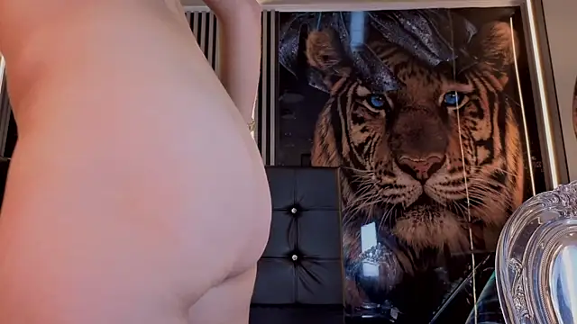 Snapshot of Karolyn_rousse chatting on 02-20-26, 12:38 Karolyn rousse online show from 02-20-26, 12:38