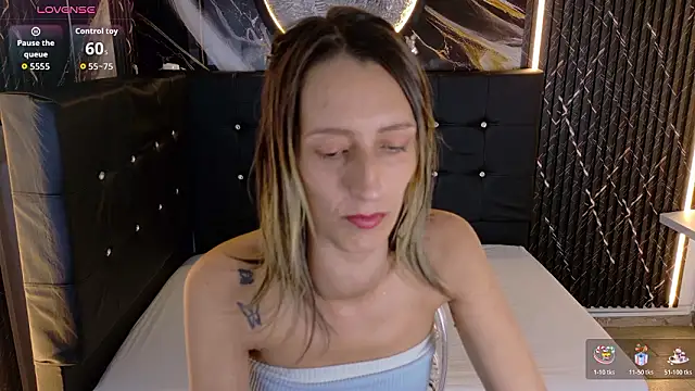 Snapshot of Karolyn_rousse chatting on 02-27-26, 12:05 Karolyn rousse online show from 02-27-26, 12:05