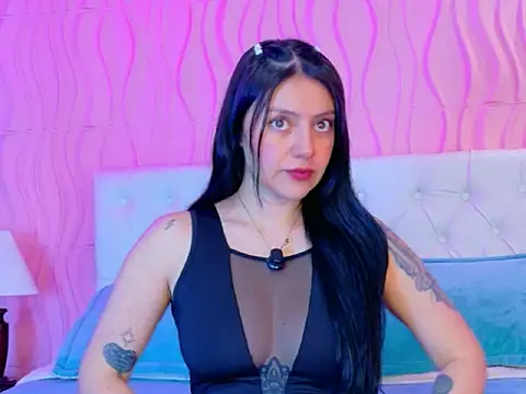 Snapshot of Mia_Cherry__ chatting on 02-23-26, 07:00 Mia Cherry online show from 02-23-26, 07:00