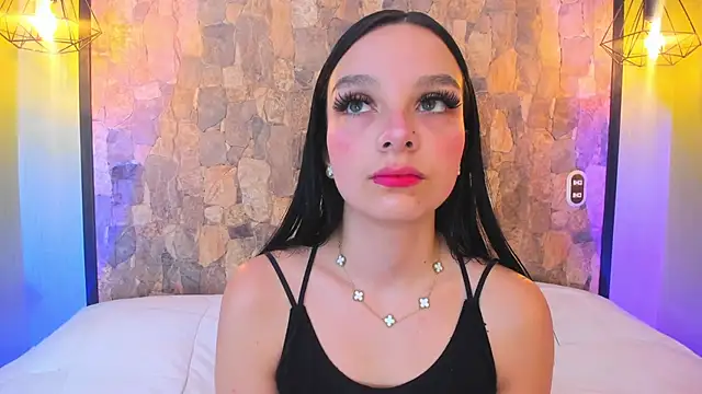 Snapshot of Elizabeth_Ferrer chatting on 02-14-26, 07:10 Elizabeth Ferrer online show from 02-14-26, 07:10