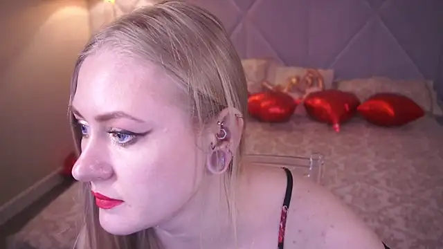 Snapshot of DramaQuenns chatting on 02-11-26, 07:24 DramaQuenns online show from 02-11-26, 07:24