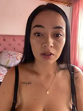 Snapshot of JulietaRiios chatting on 02-26-26, 05:45 JulietaRiios online show from 02-26-26, 05:45