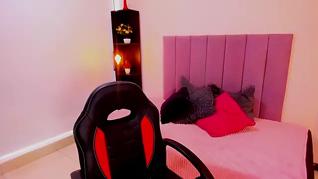 Raven love online show from 04-09-26, 08:03