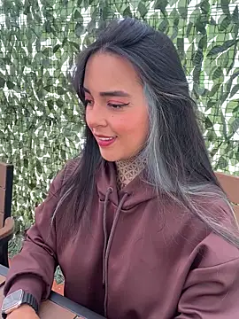 Annie Alicee online show from 02-10-26, 01:59