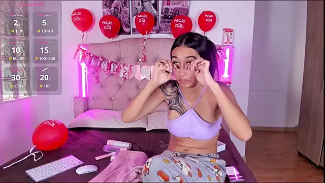 Snapshot of liittle__baby chatting on 02-13-26, 12:12 liittle baby online show from 02-13-26, 12:12