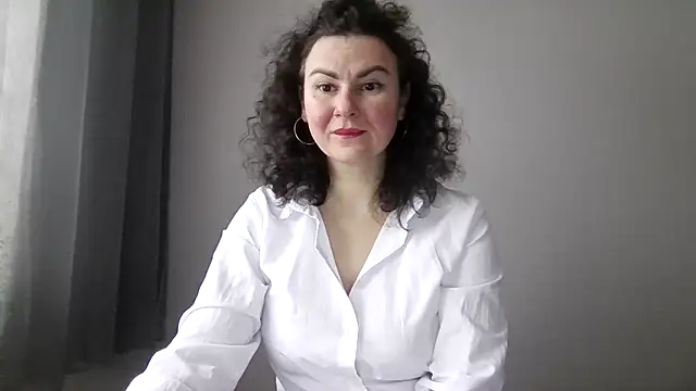 Snapshot of LexiMira254 chatting on 02-20-26, 06:26 LexiMira254 online show from 02-20-26, 06:26