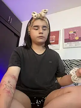 Daniellesins1 online show from 04-08-26, 02:44