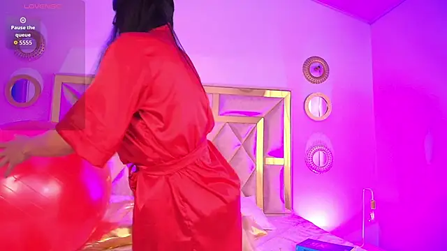 Emma Sanz   online show from 02-10-26, 12:31