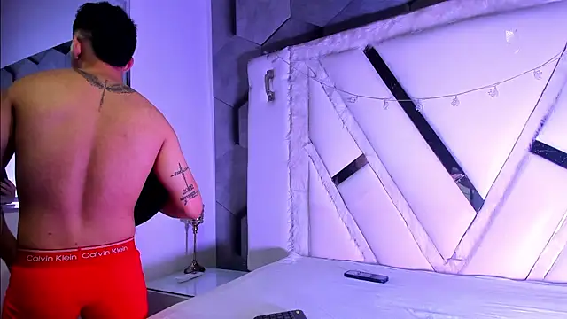 Snapshot of GoldenBoyM chatting on 02-06-26, 03:00 GoldenBoyM online show from 02-06-26, 03:00