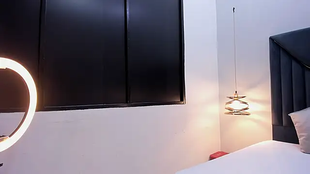 EmilyKartters online show from 02-25-26, 12:15