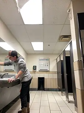 Snapshot of Horus1922 chatting on 02-24-26, 05:55 Horus1922 online show from 02-24-26, 05:55