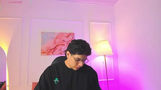 Snapshot of Axel_Creed chatting on 02-13-26, 12:56 Axel Creed online show from 02-13-26, 12:56