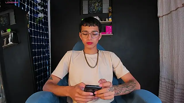  Josh Moon  online show from 03-12-26, 05:19