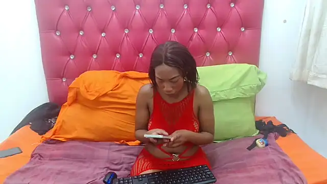 Snapshot of ExoticLenny32 chatting on 02-15-26, 12:25 ExoticLenny32 online show from 02-15-26, 12:25