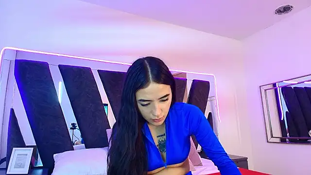 sophia love   online show from 02-18-26, 01:40