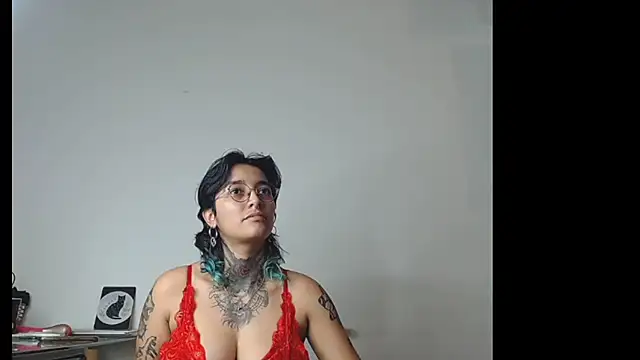 Snapshot of Ivyravens chatting on 02-14-26, 11:23 Ivyravens online show from 02-14-26, 11:23