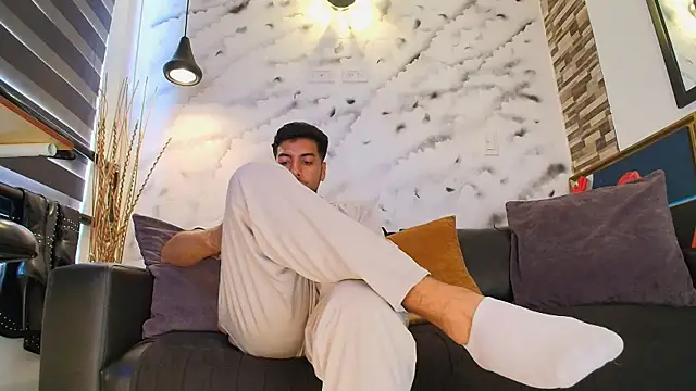 Snapshot of Max_Hornye chatting on 02-16-26, 06:59 Max Hornye online show from 02-16-26, 06:59