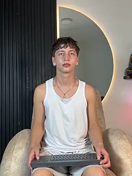 ARON LUXX online show from 02-04-26, 03:12